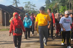 Bupati Lampung Selatan Rycko Menoza Jalan Sehat Bersama Masyarakat