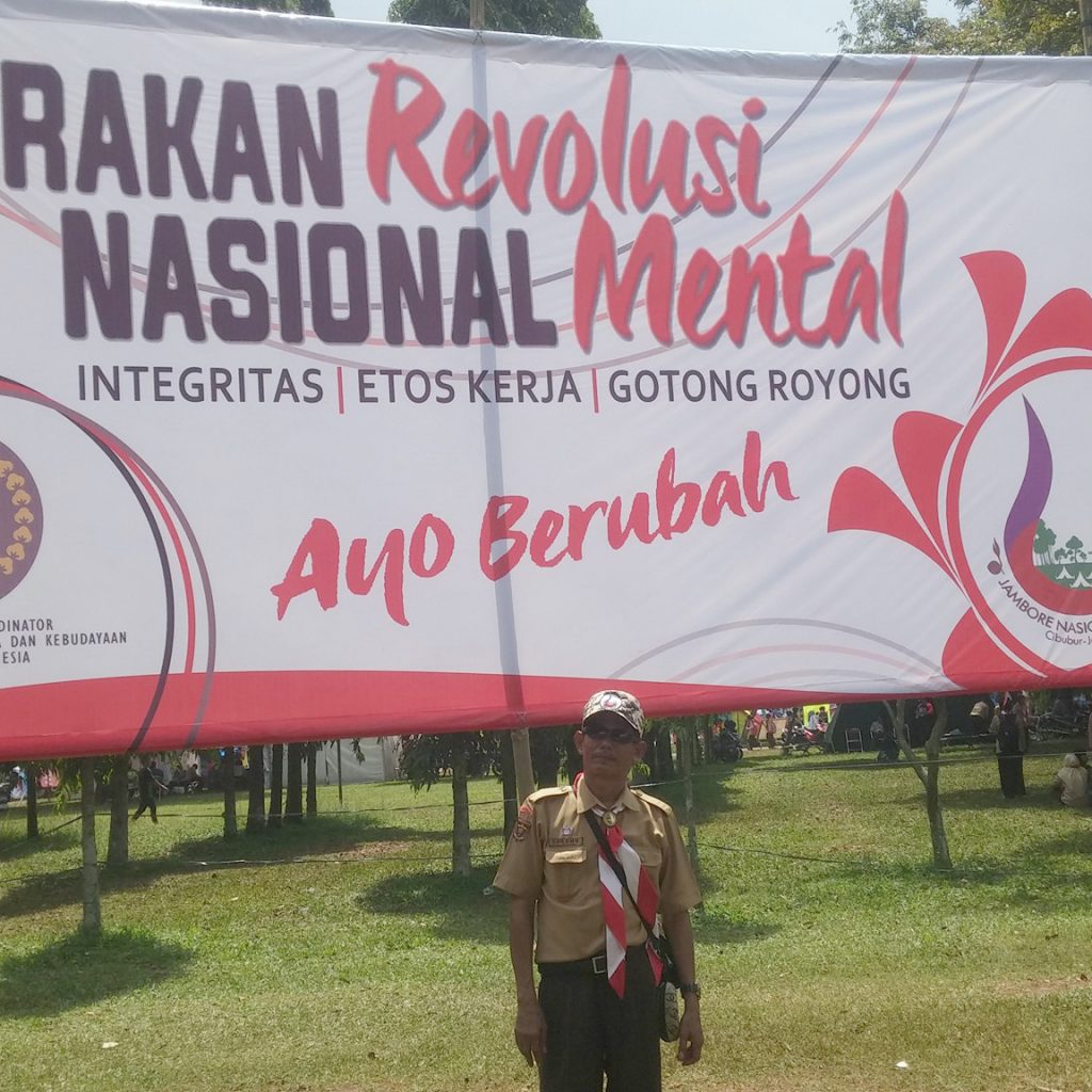 Kepala Unit Plaksana Teknis Dinas (UPTD) Pendidkan kecamatan katibung Surono / Foto di bidik saat Jambore Nasional 2016